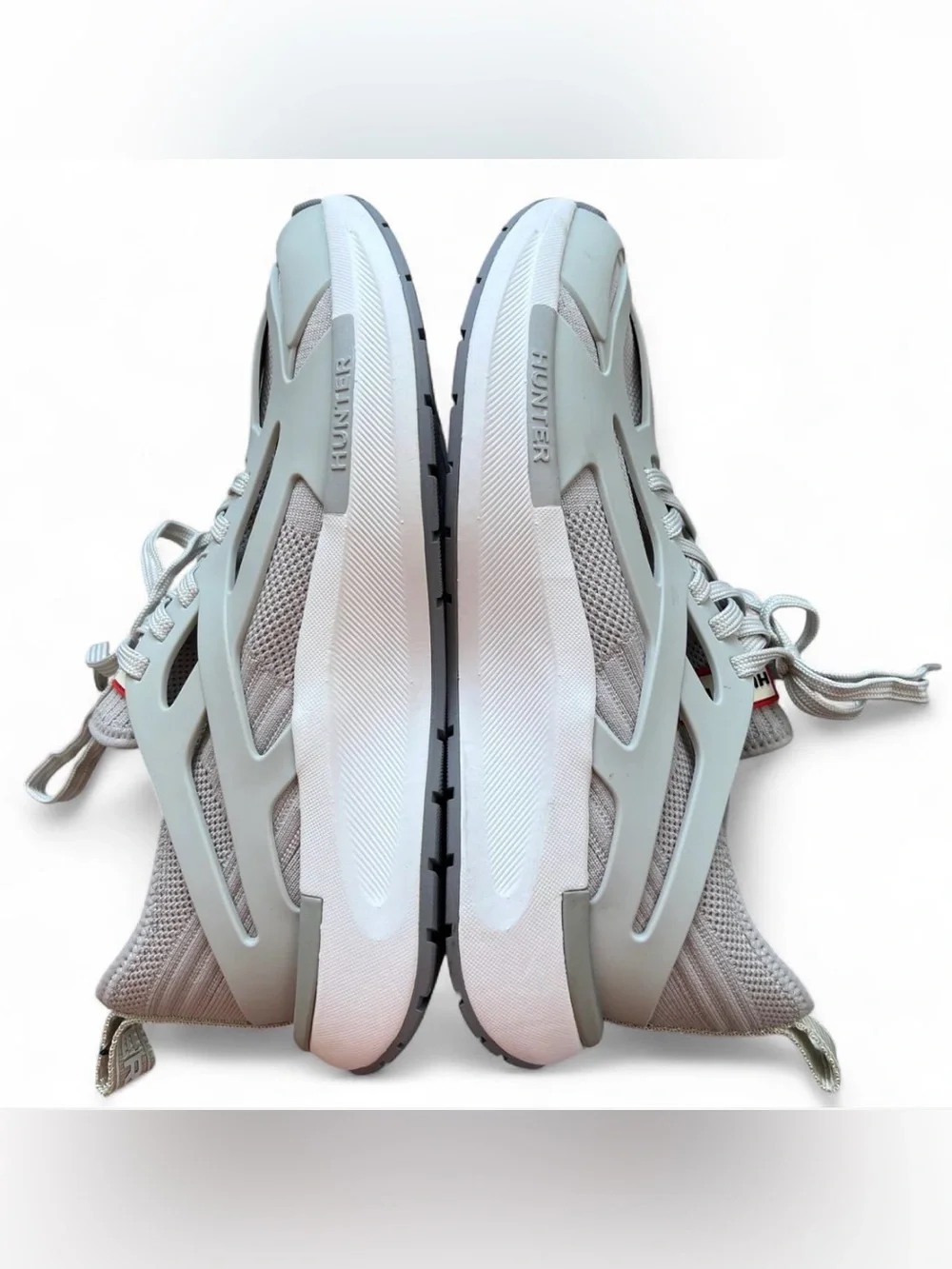 Hunter Tulip Mineral Grey Sneakers Women’s 9 NWT